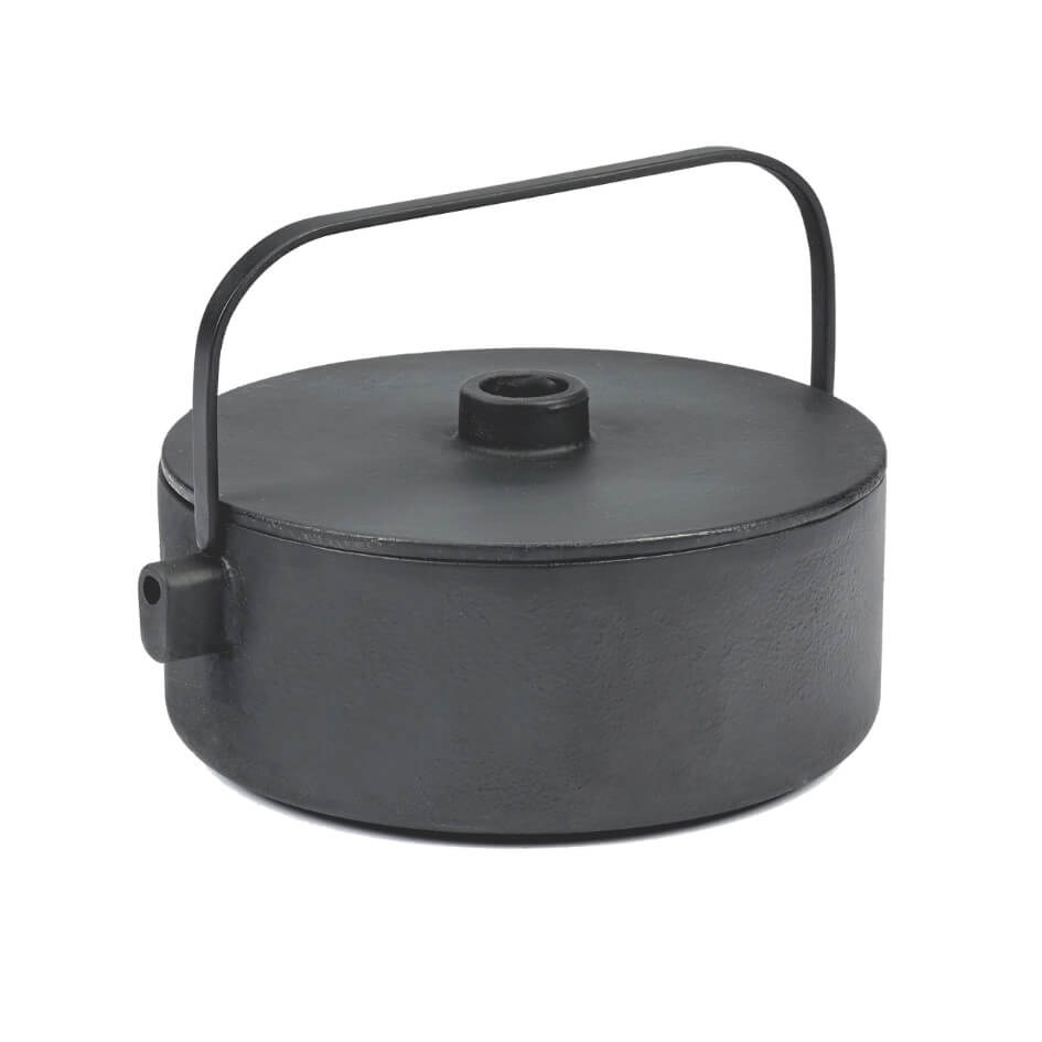 A black teapot