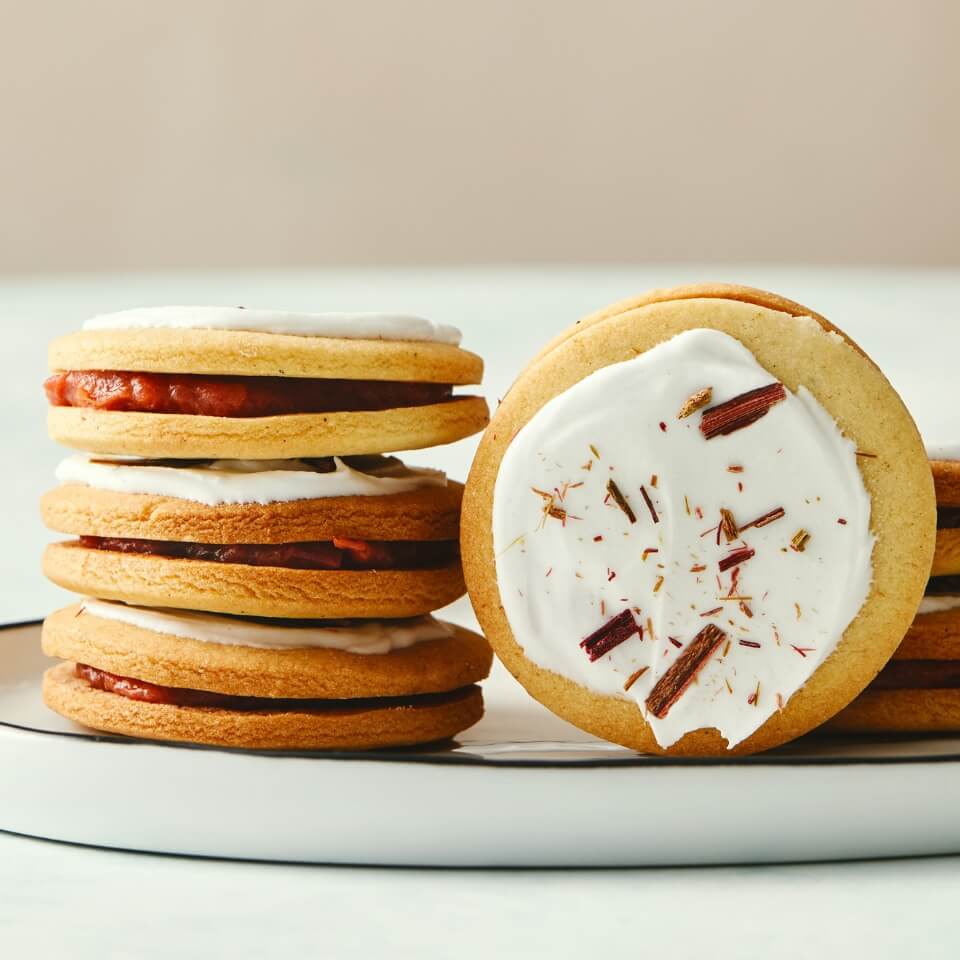 Sandwich cookies on a light blue plate
