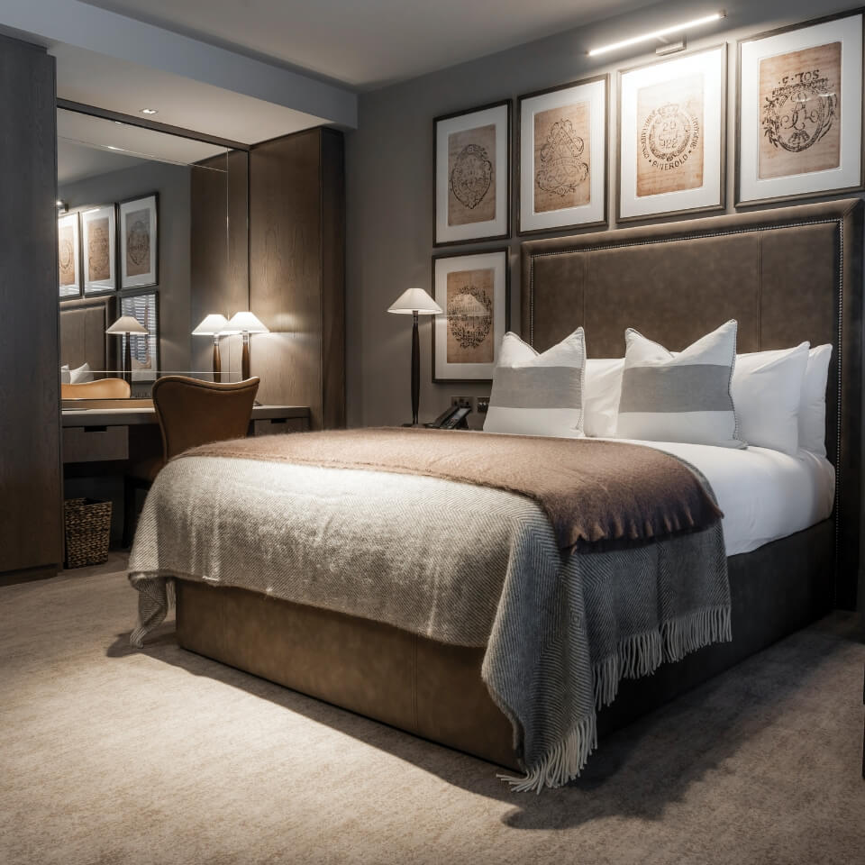 A bedroom in a hotel