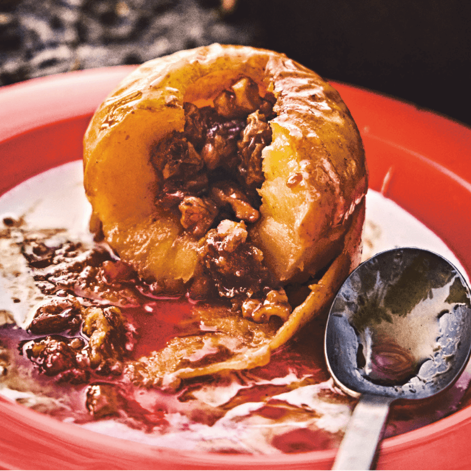 Baked apple with pecans