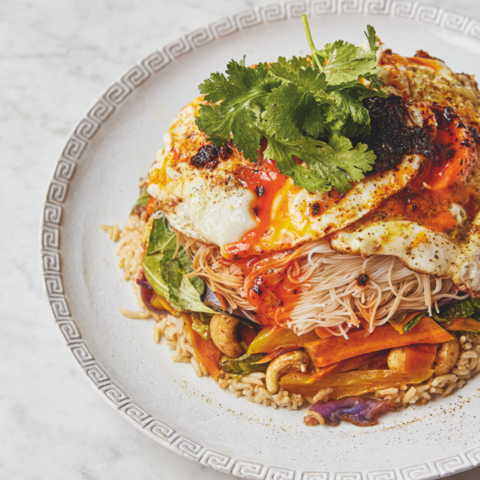 Jamie-Oliver-Quick-Upside-Down-Fried-Noodle-Rice-Bowl